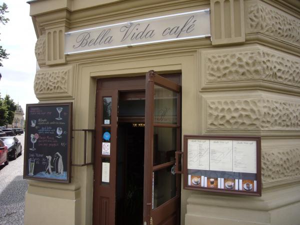 Bella Vida café